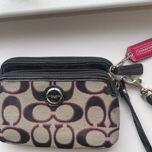 Vintage Coach Wristlet Wallet 🩷🩶🖤